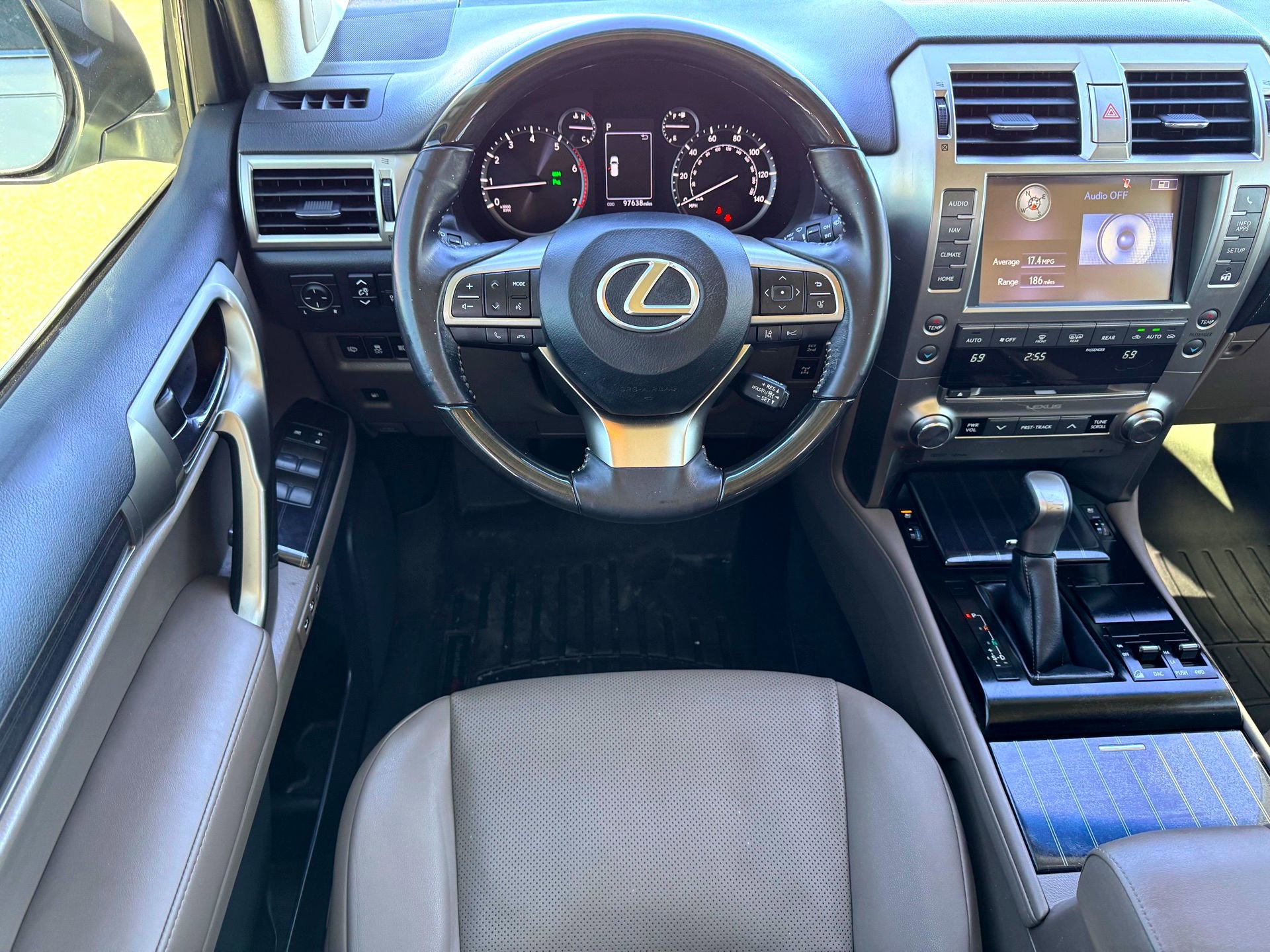 Used 2020 Lexus GX 460 Premium image 24