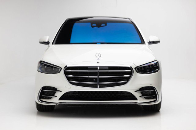 Used 2022 Mercedes-Benz S 500 4MATIC w/ AMG Line Package image 5