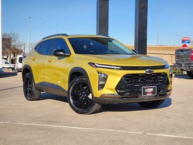 Used 2024 Chevrolet Trax ACTIV w/ Driver Confidence Package image 2