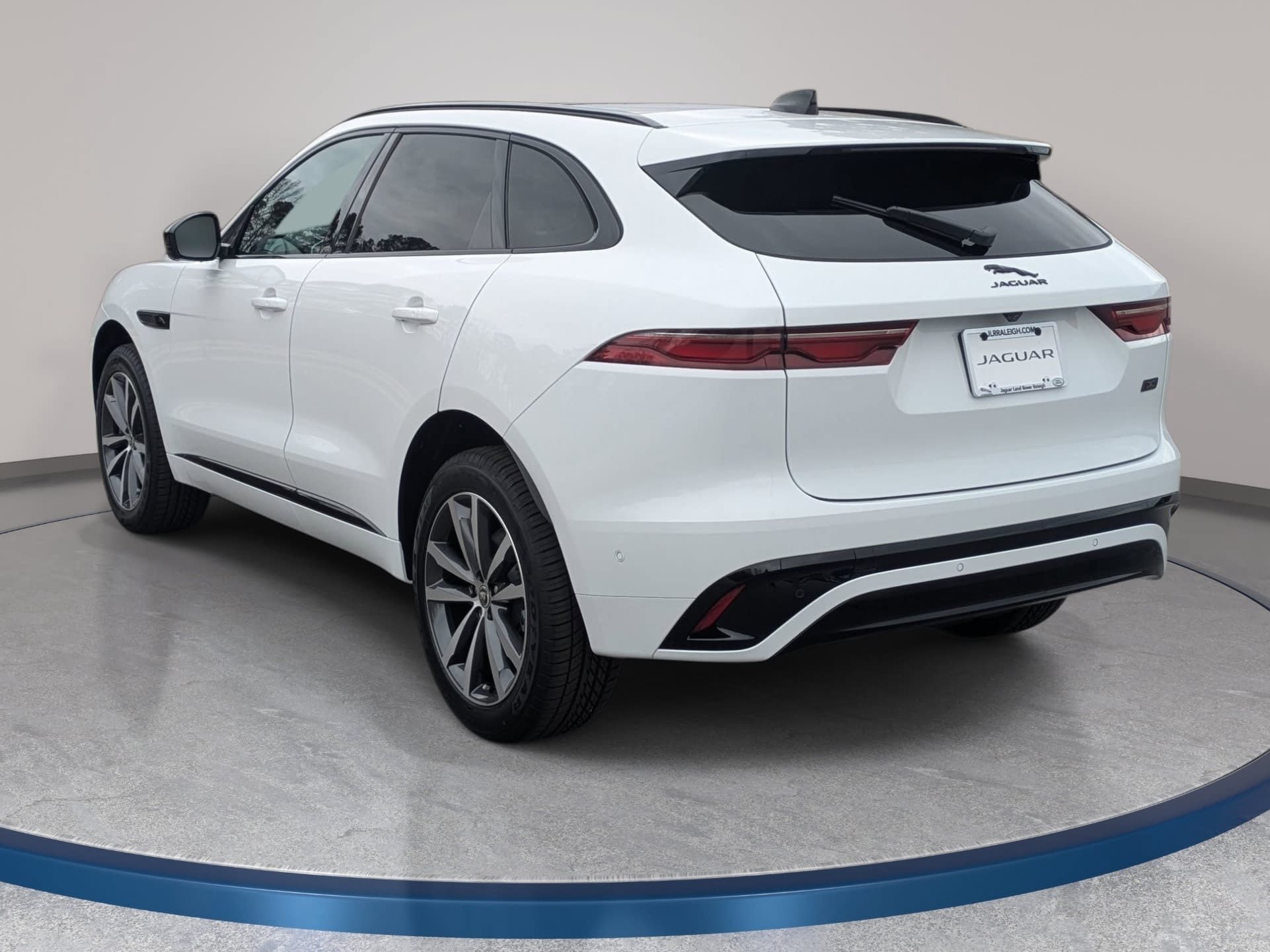 New 2026 Jaguar F-PACE R-Dynamic S AWD/4WD image 7