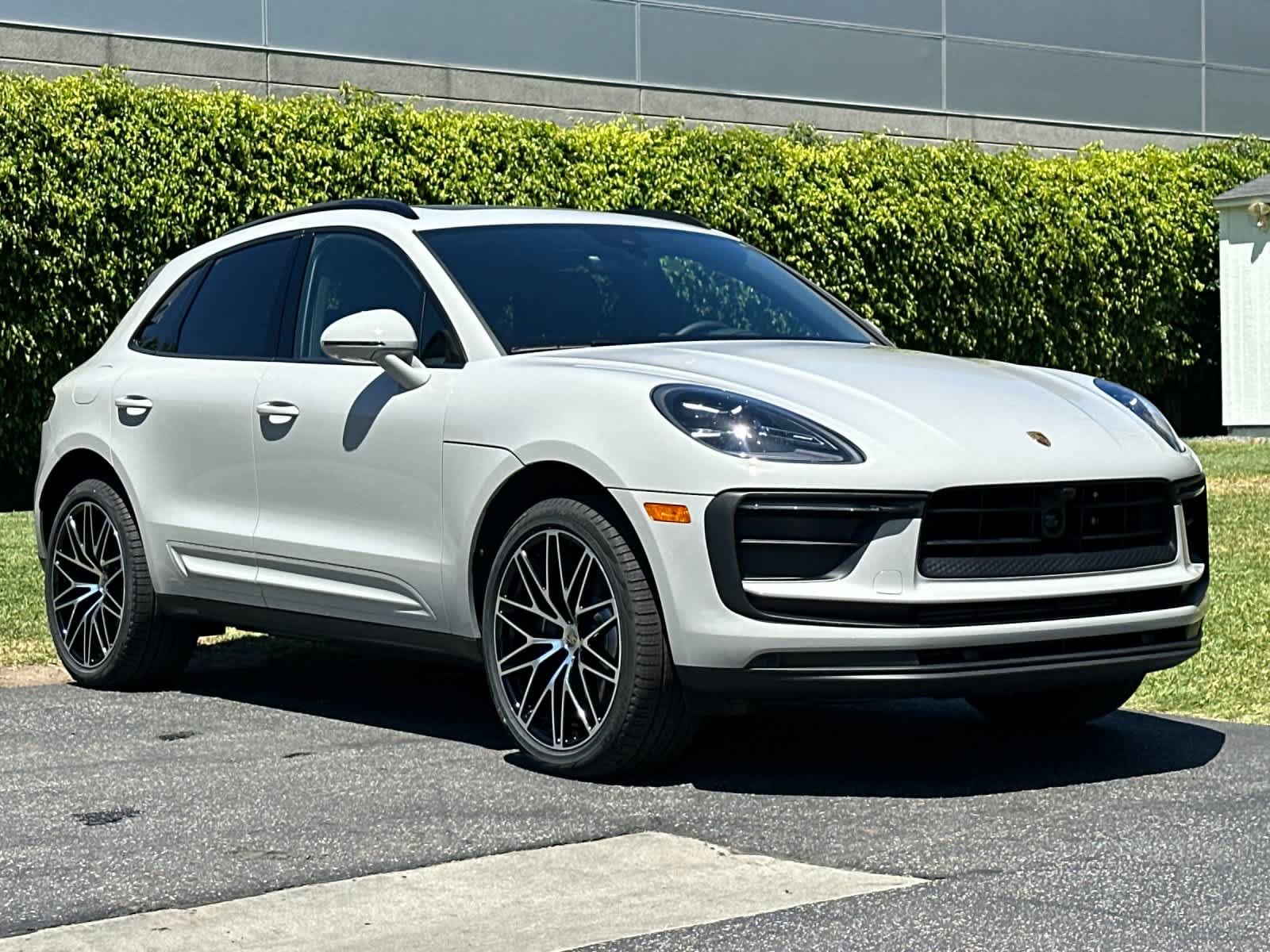 New 2026 Porsche Macan AWD/4WD image 10