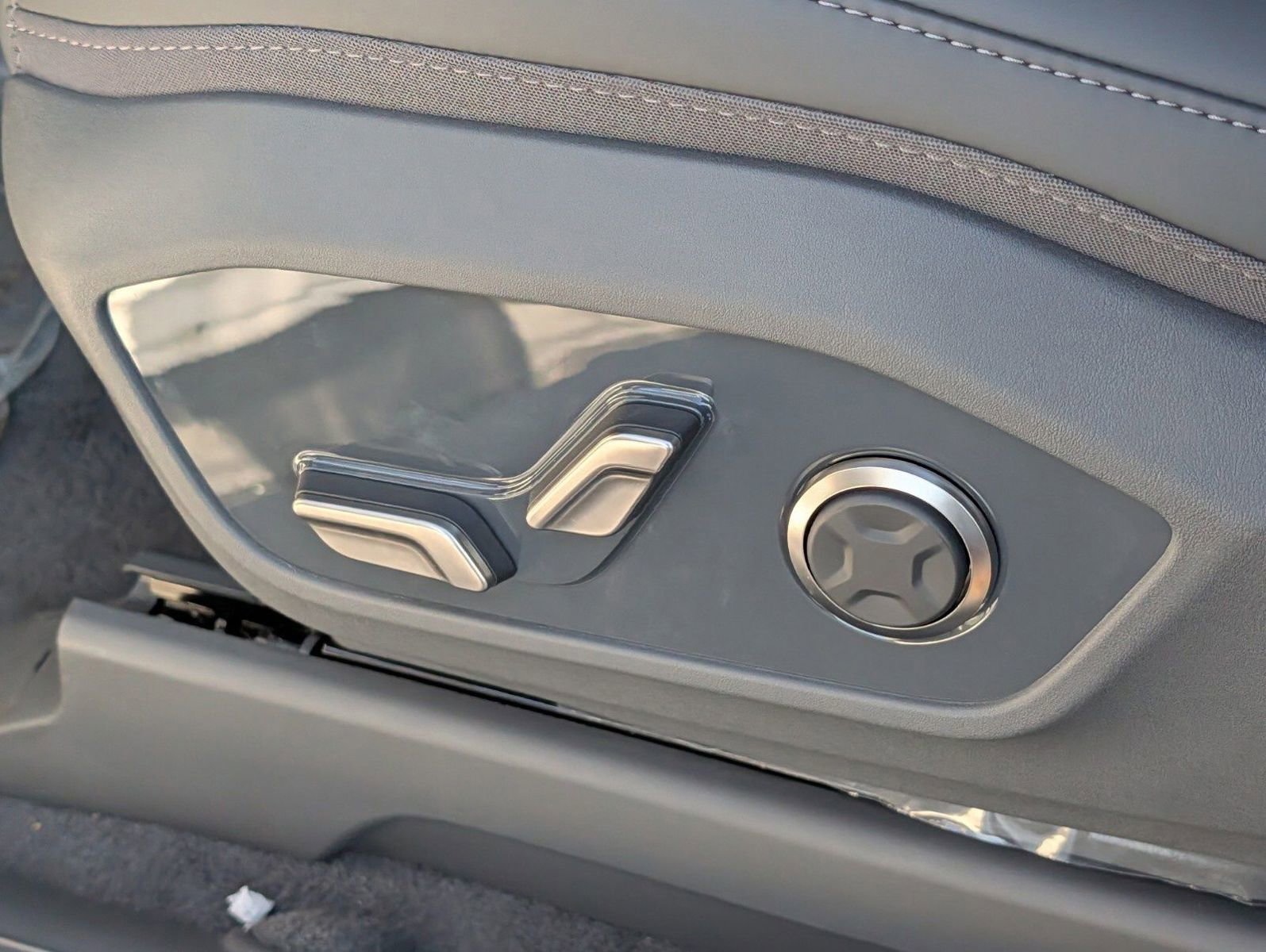 New 2026 Kia EV9 Wind image 25