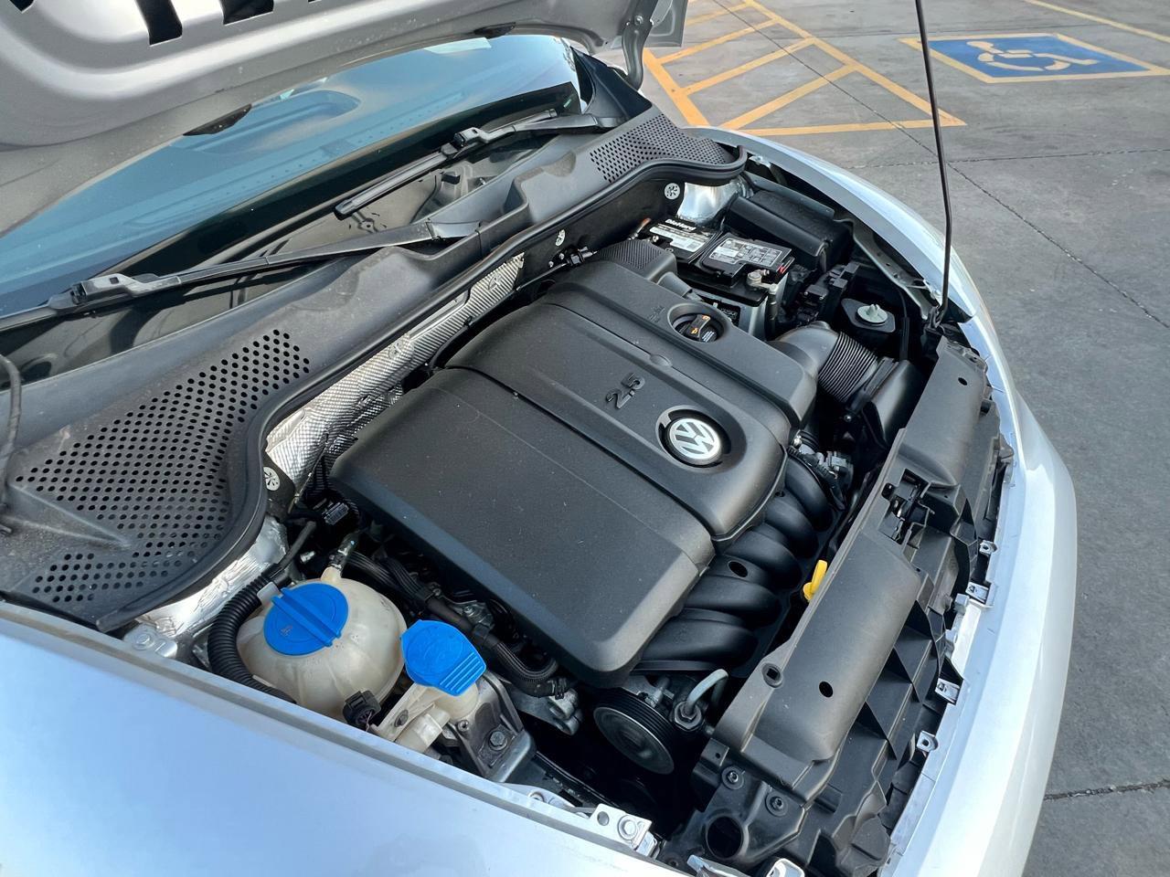 Used 2013 Volkswagen Beetle 2.5 FWD image 22