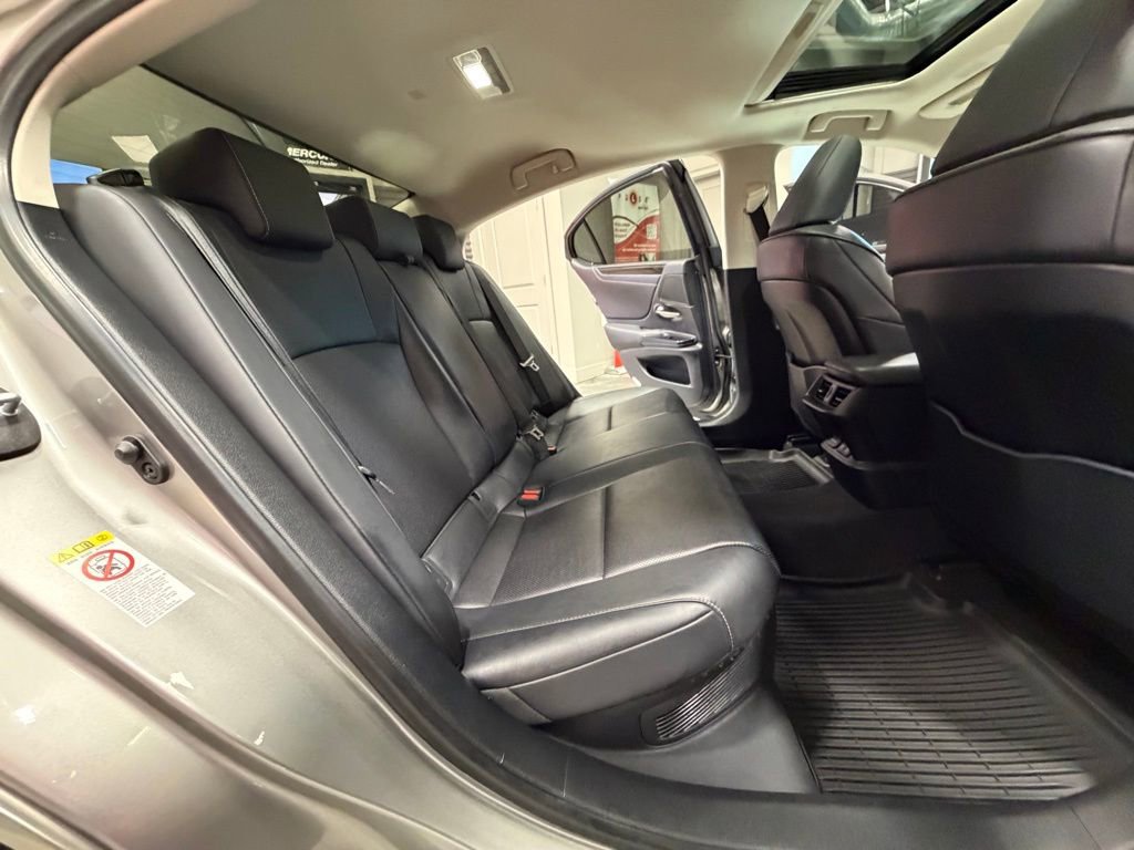 Used 2019 Lexus ES 300h w/ Premium Package image 47