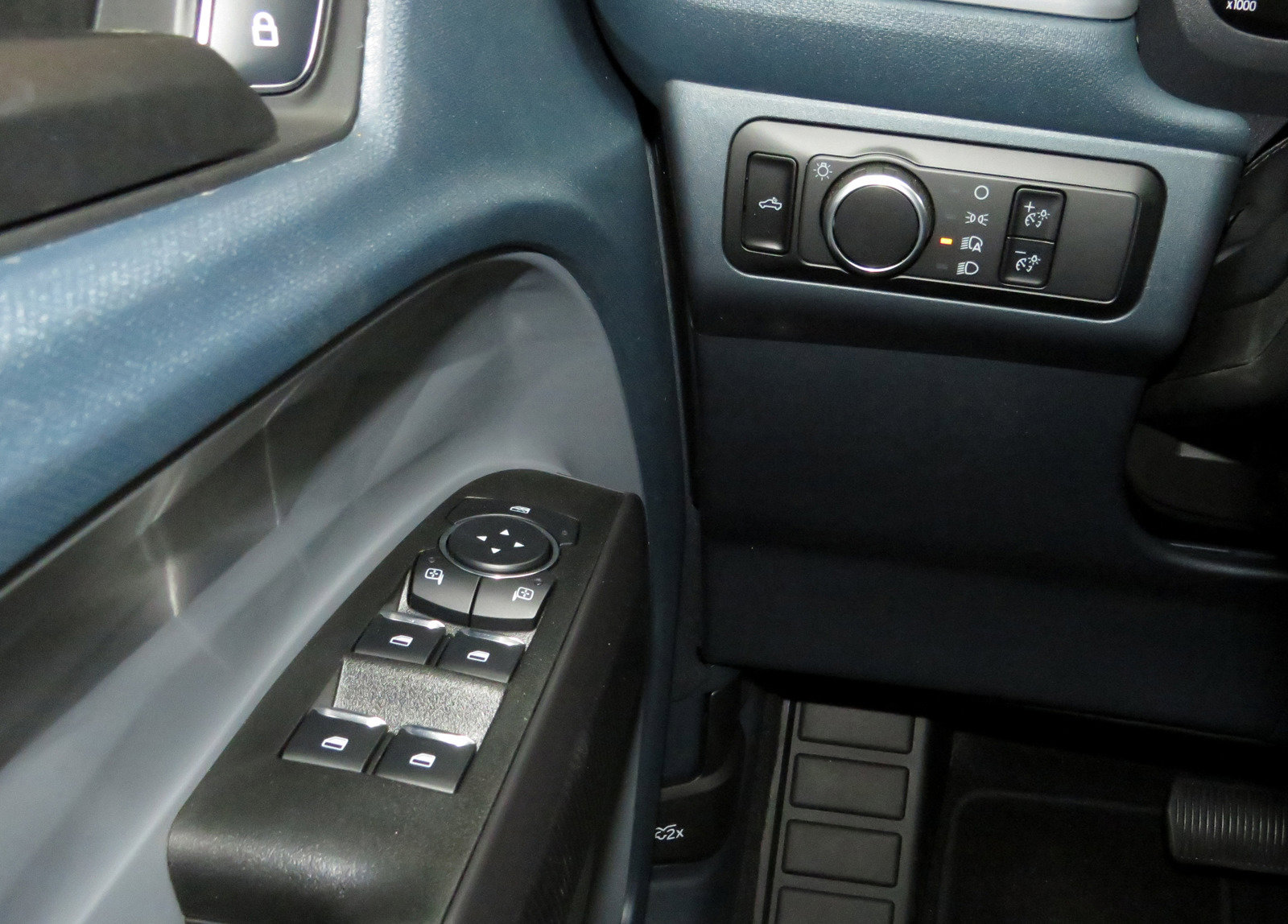 New 2024 Ford Maverick Lariat w/ Black Appearance Package image 13