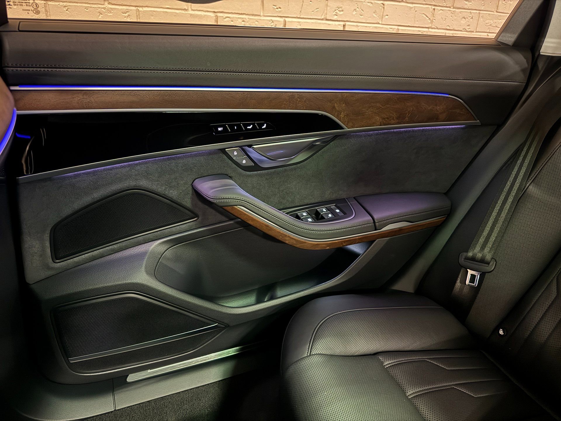 Used 2023 Audi A8 L 3.0T w/ Luxury Package image 45