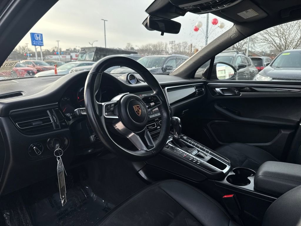 Used 2019 Porsche Macan Base image 13