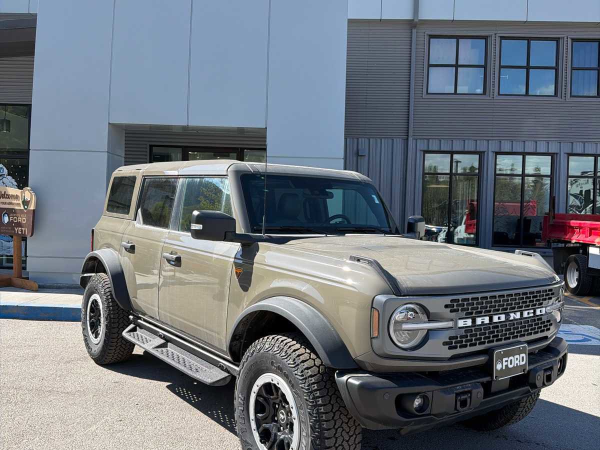 New 2025 Ford Bronco Badlands AWD/4WD image 1