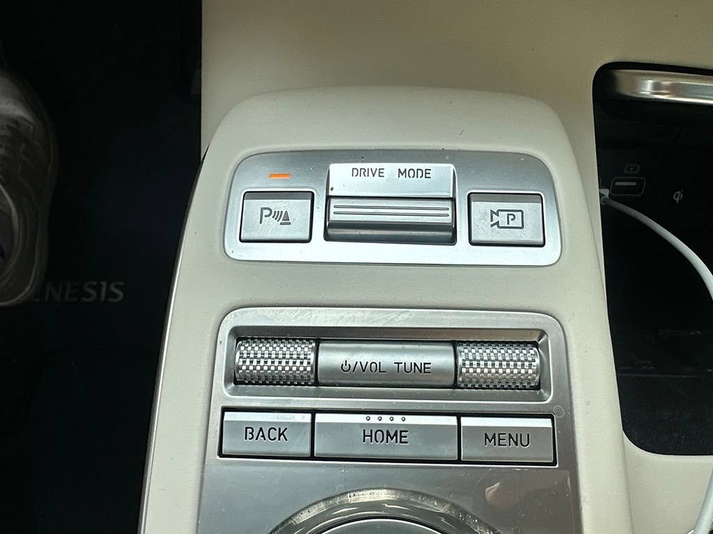 Used 2023 Genesis Electrified GV70 AWD/4WD image 19