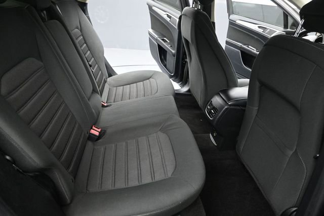 Used 2020 Ford Fusion SE FWD image 13