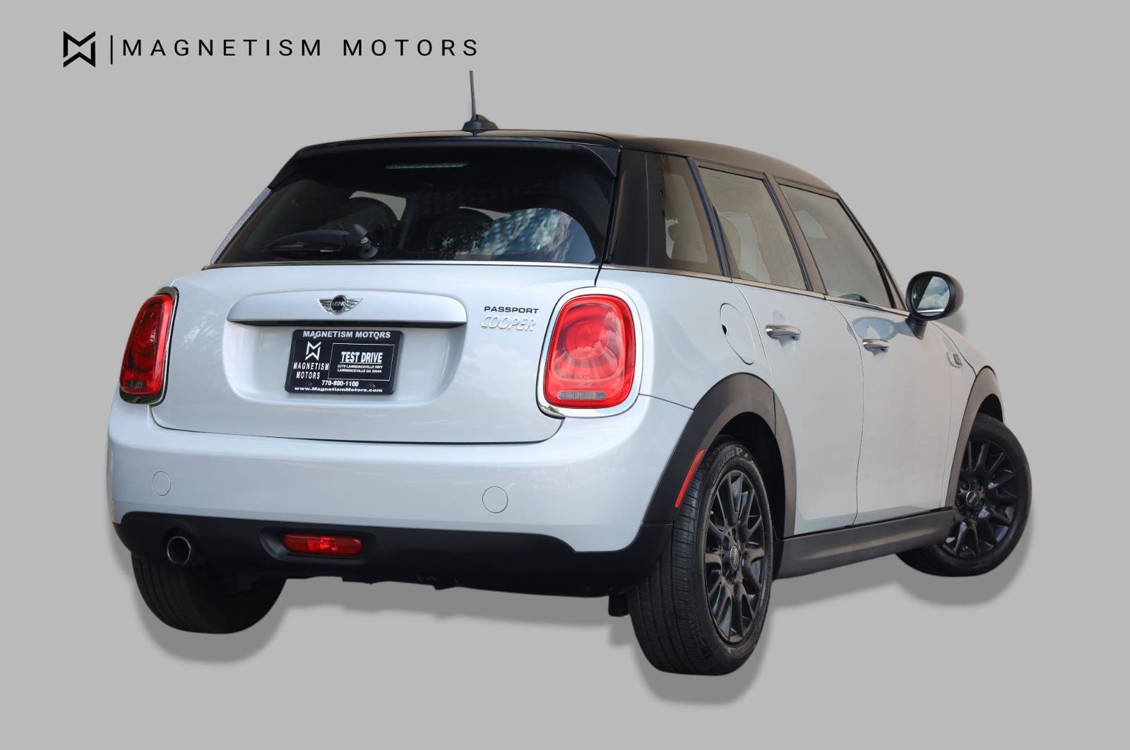 Used 2015 MINI Cooper 4-Door Hardtop FWD image 10