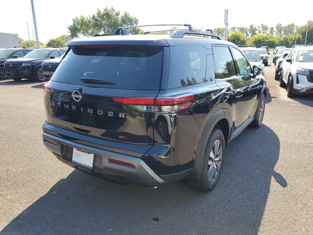 New 2026 Nissan Pathfinder SL FWD image 4