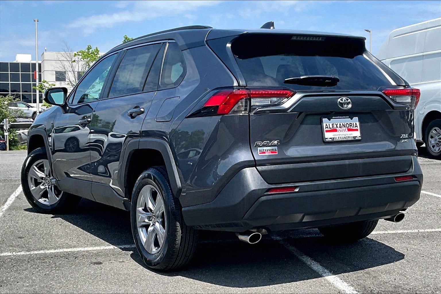 Used 2025 Toyota RAV4 XLE AWD/4WD image 11