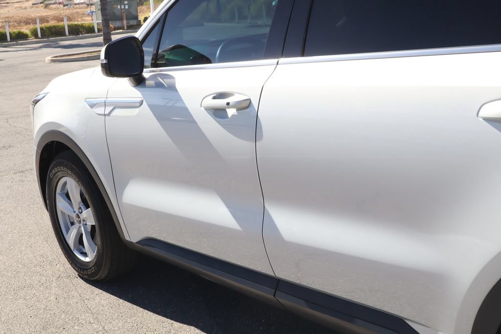 Used 2026 Kia Sorento LX FWD image 17