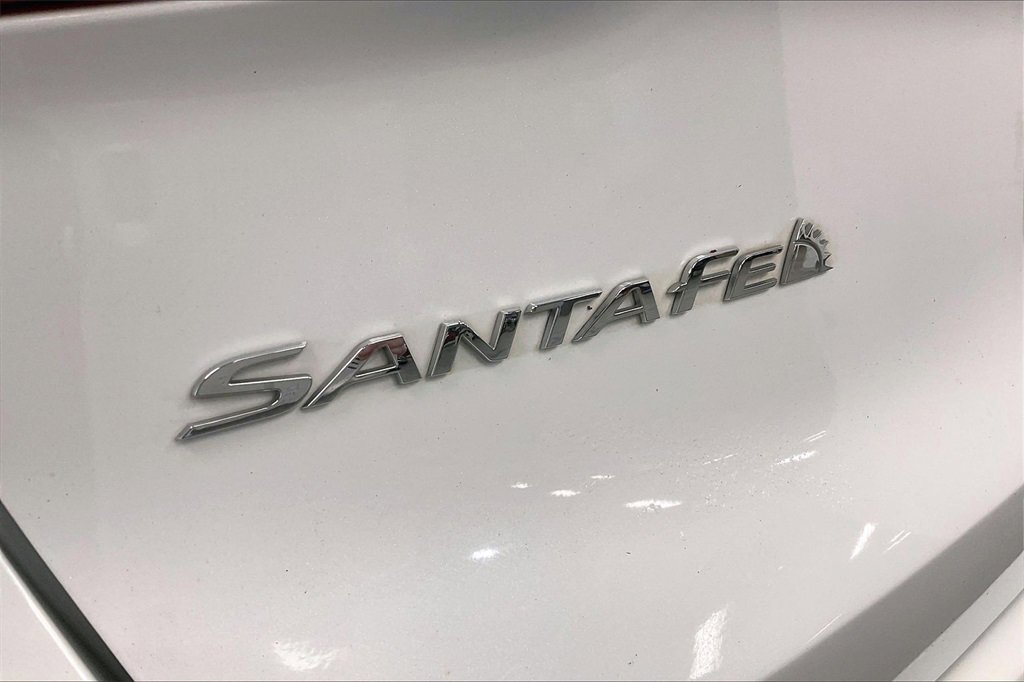 Used 2021 Hyundai Santa Fe Limited w/ Cargo Package image 29