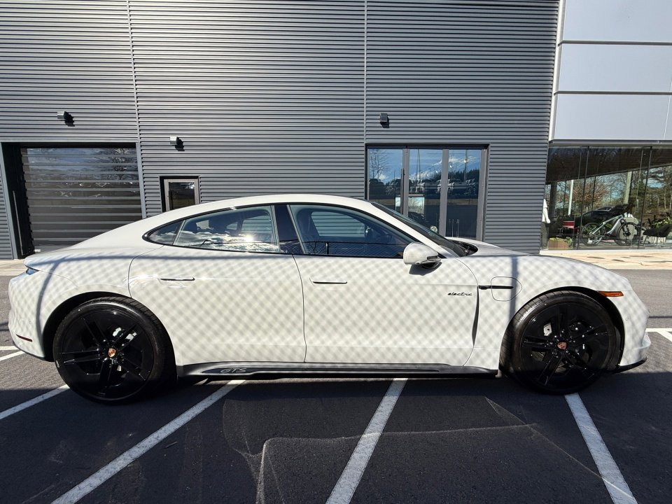 New 2026 Porsche Taycan GTS image 8