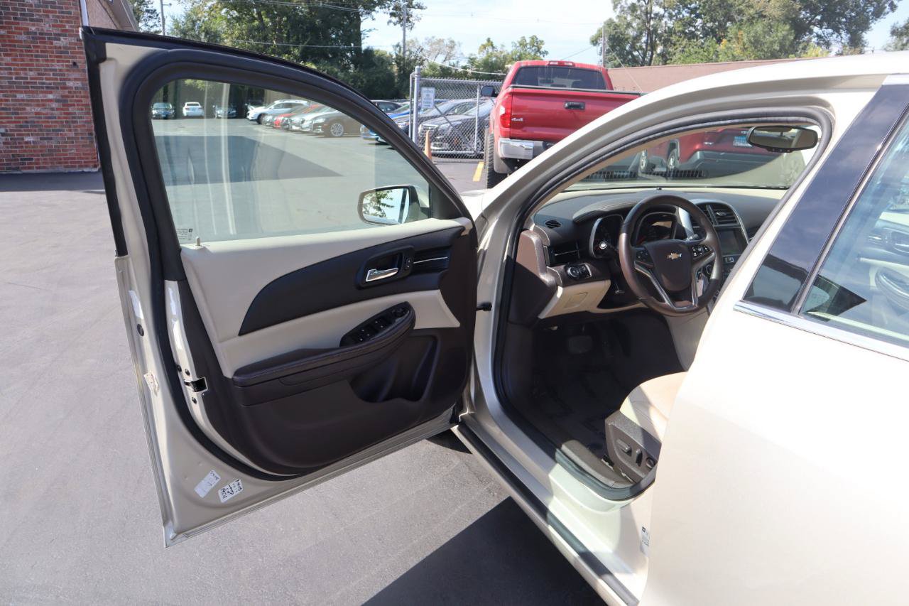 Used 2015 Chevrolet Malibu LT FWD image 18