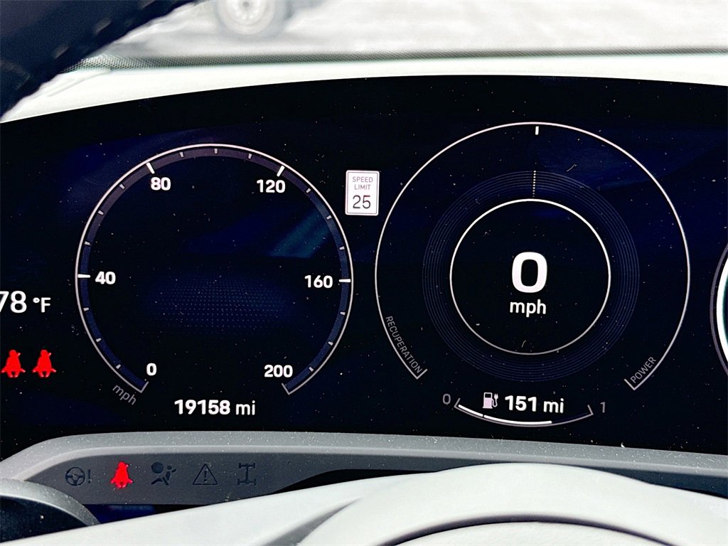 Used 2021 Porsche Taycan image 13