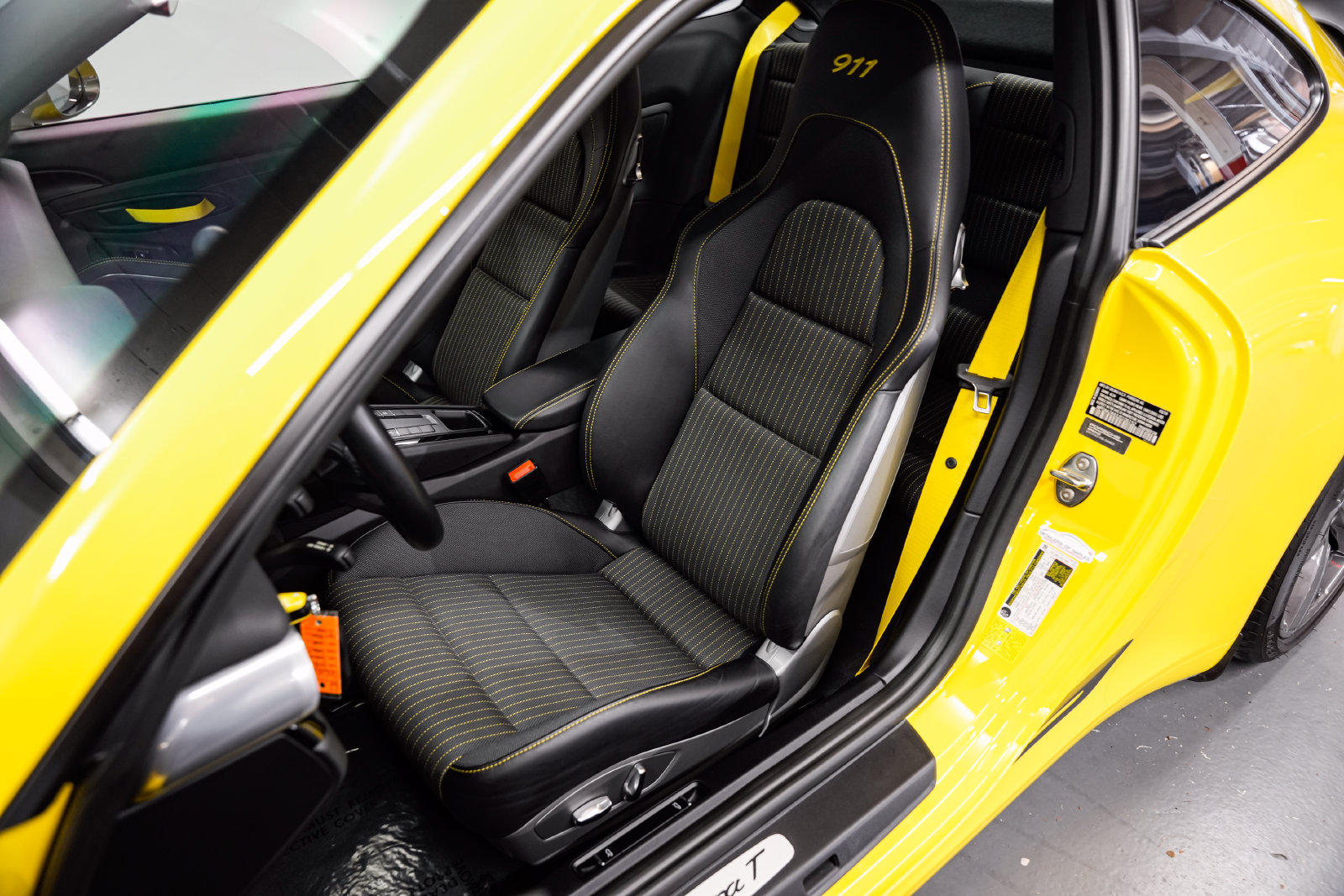 Used 2018 Porsche 911 Carrera T RWD image 19