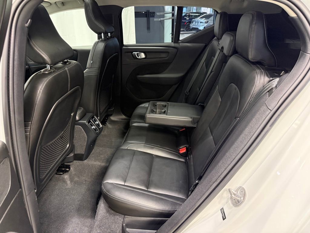 Used 2024 Volvo XC40 B5 Plus w/ Climate Package image 22