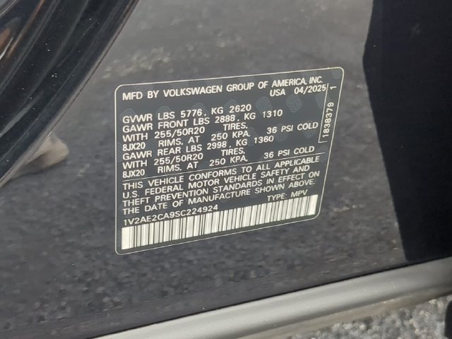 Used 2025 Volkswagen Atlas Cross Sport SEL R-Line AWD/4WD image 41
