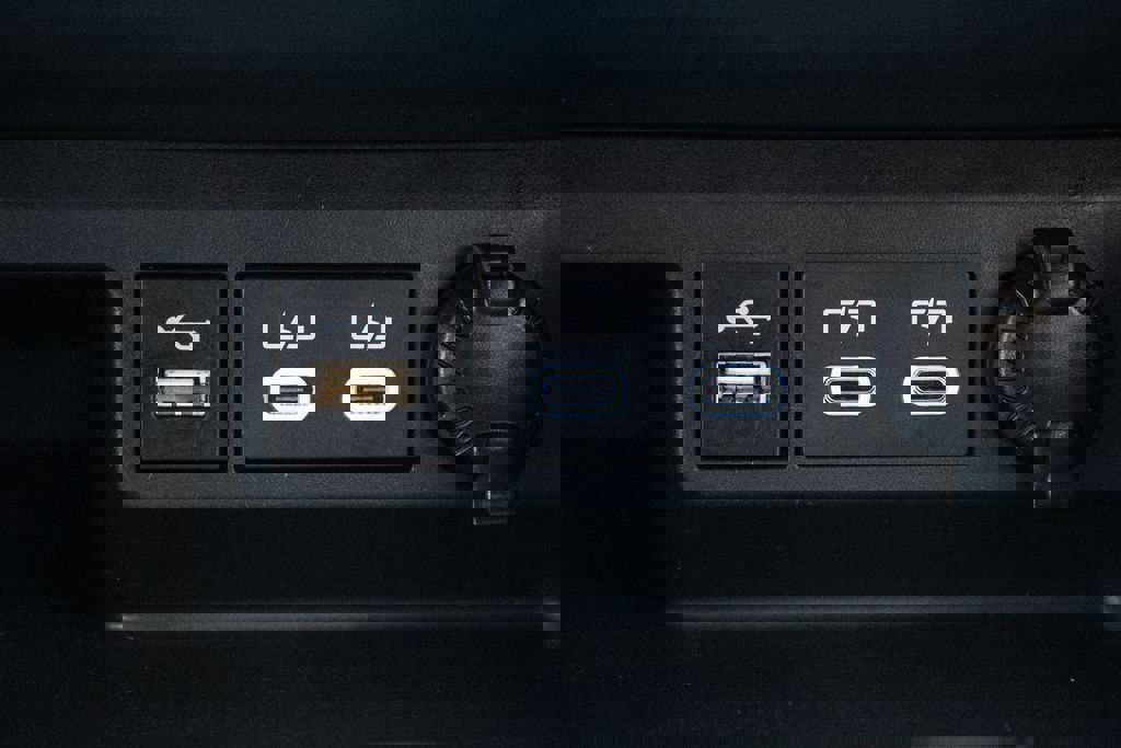 Used 2024 Toyota Highlander LE image 25