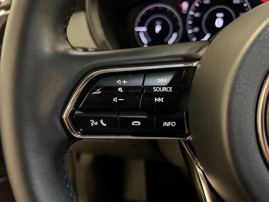 Used 2025 MAZDA CX-70 Plug-In Hybrid w/ Premium Pkg image 13