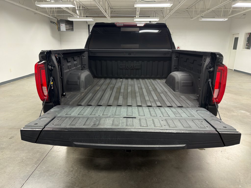 Used 2019 GMC Sierra 1500 SLT w/ SLT Premium Plus Package AWD/4WD image 18