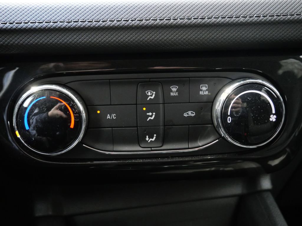 Used 2025 Chevrolet TrailBlazer LT AWD/4WD image 24