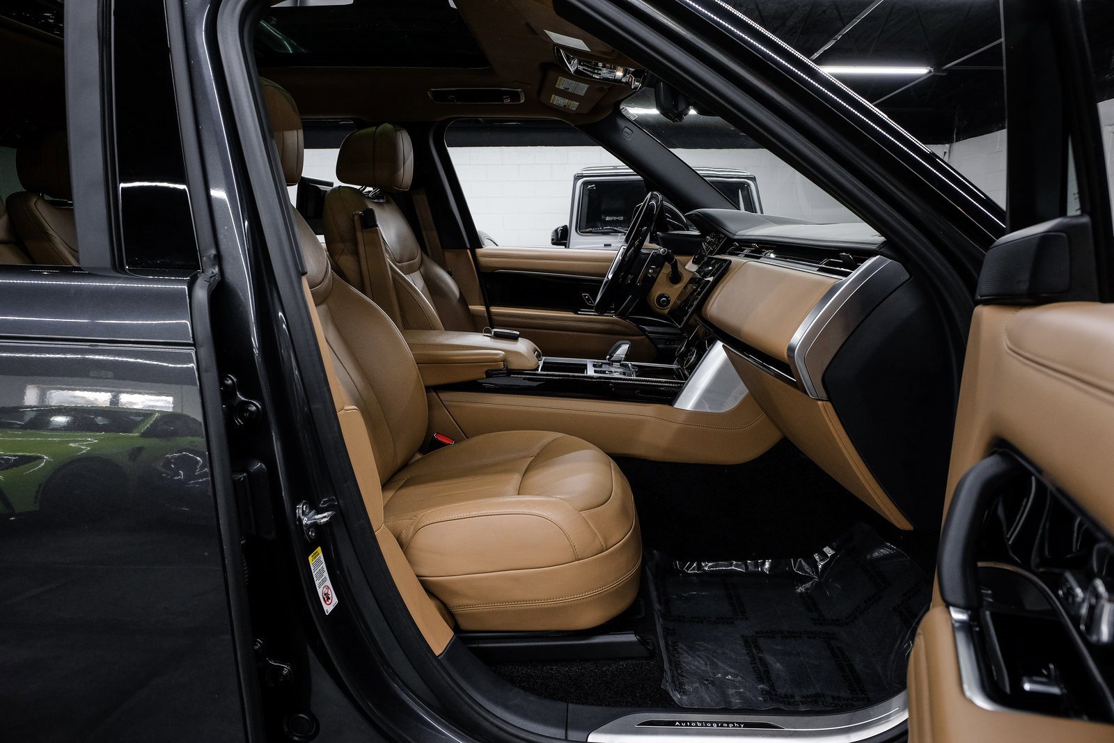 Used 2023 Land Rover Range Rover Autobiography image 41