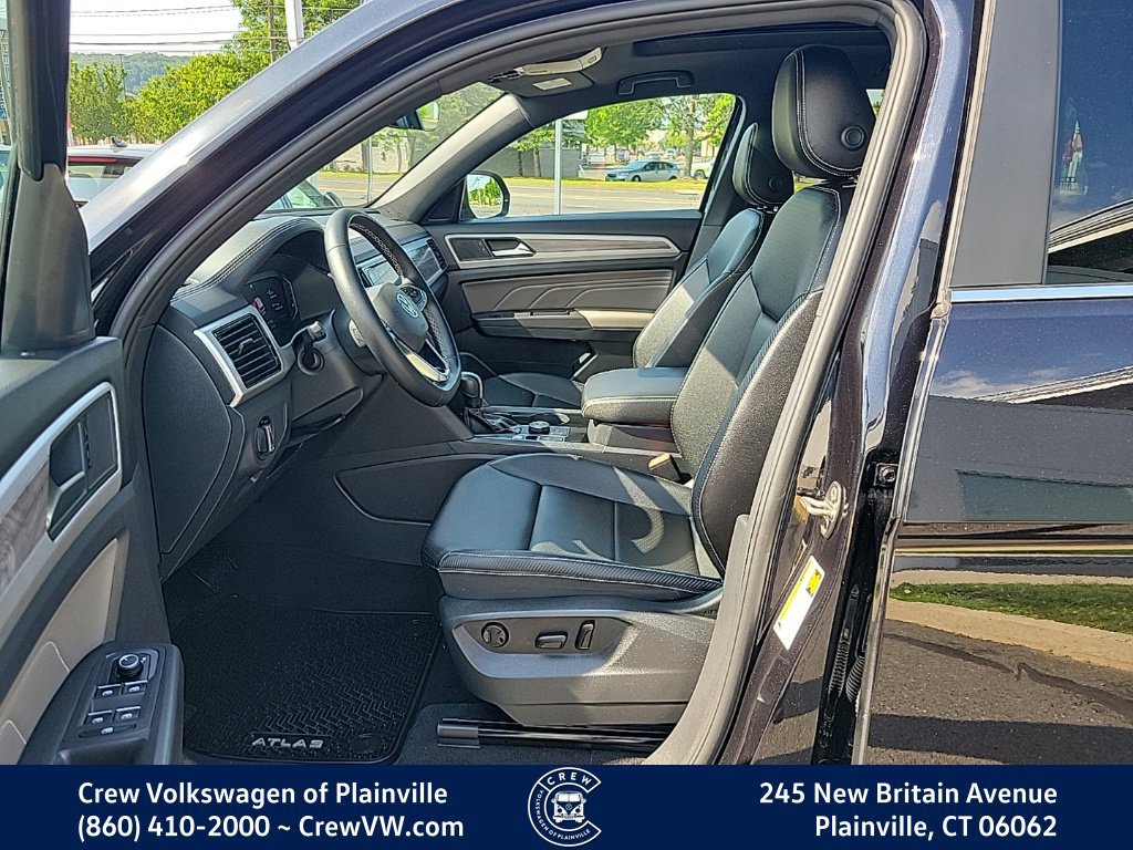 Certified 2023 Volkswagen Atlas Cross Sport SE w/ Panoramic Sunroof Package AWD/4WD image 13