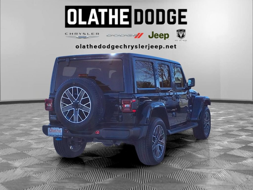 Certified 2023 Jeep Wrangler Unlimited Sahara w/ Cold Weather Group image 28