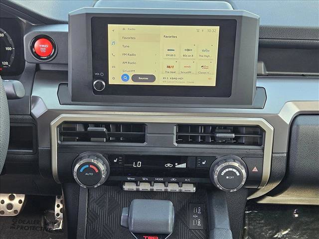 Used 2025 Toyota Tacoma TRD Sport image 12