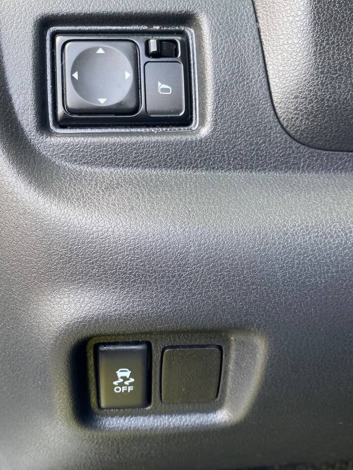 Used 2019 Nissan Versa SV FWD image 14