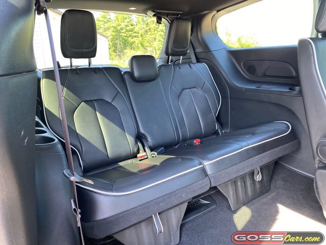 Certified 2026 Chrysler Pacifica Limited FWD image 9