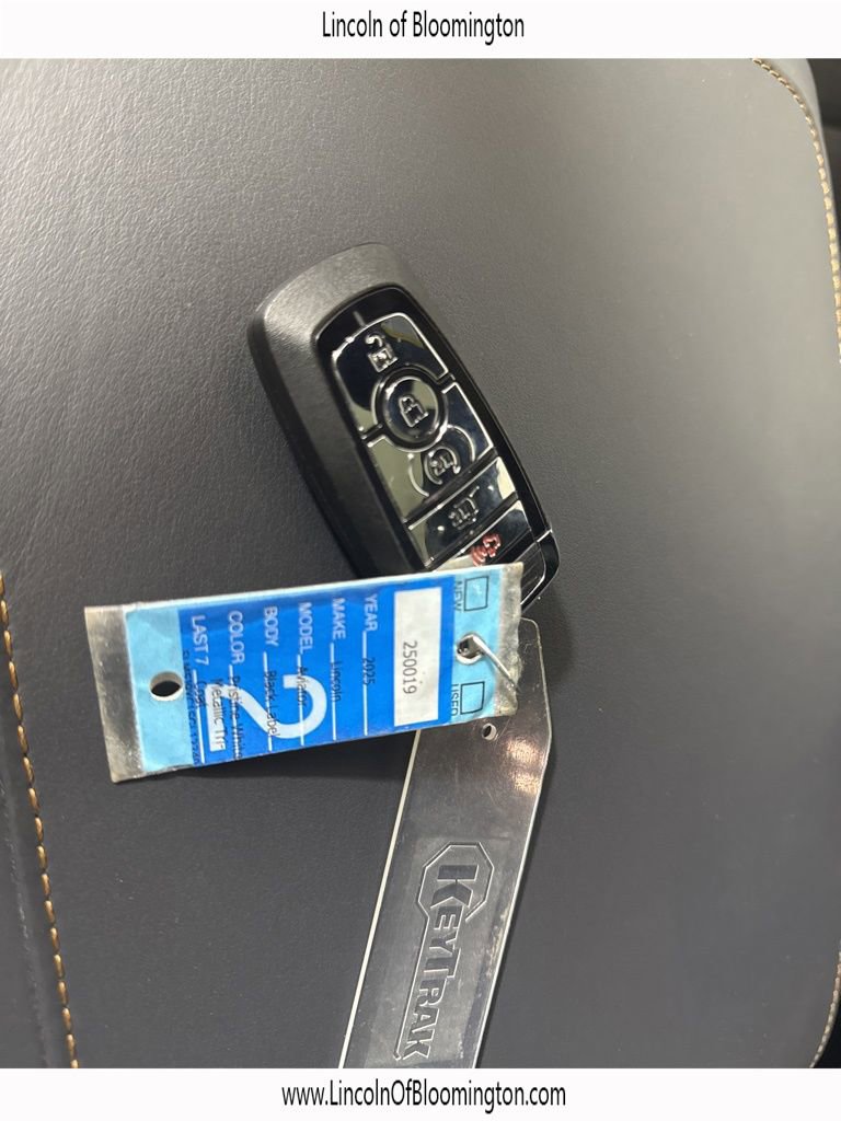 New 2025 Lincoln Aviator Black Label image 70