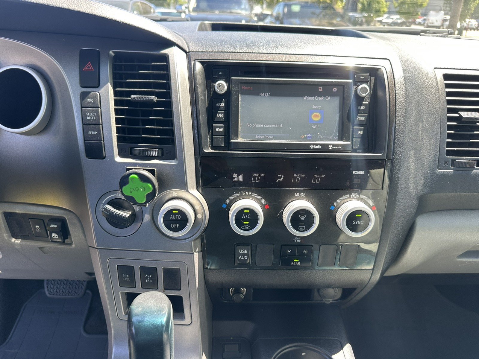 Used 2015 Toyota Sequoia SR5 AWD/4WD image 26