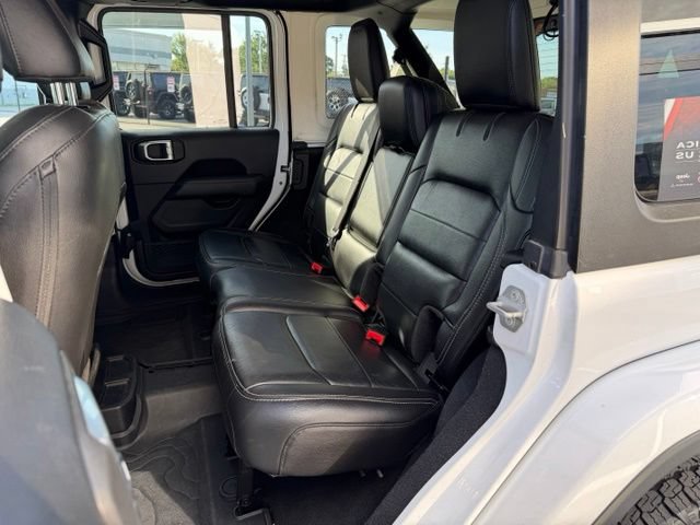 Used 2019 Jeep Wrangler Unlimited Sahara w/ LED Lighting Group AWD/4WD image 14