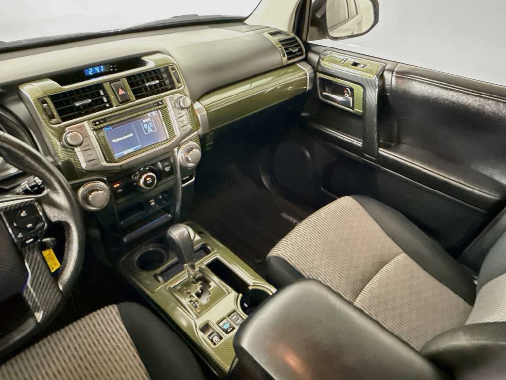 Used 2015 Toyota 4Runner SR5 AWD/4WD image 24