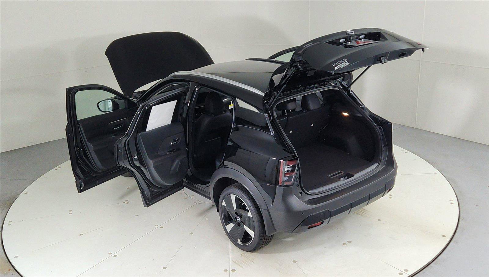 Used 2025 Nissan Kicks SR FWD image 27
