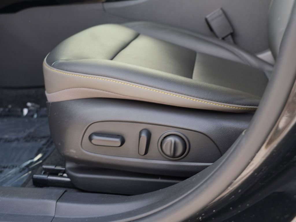 Used 2024 Chevrolet Trax ACTIV w/ Driver Confidence Package image 15