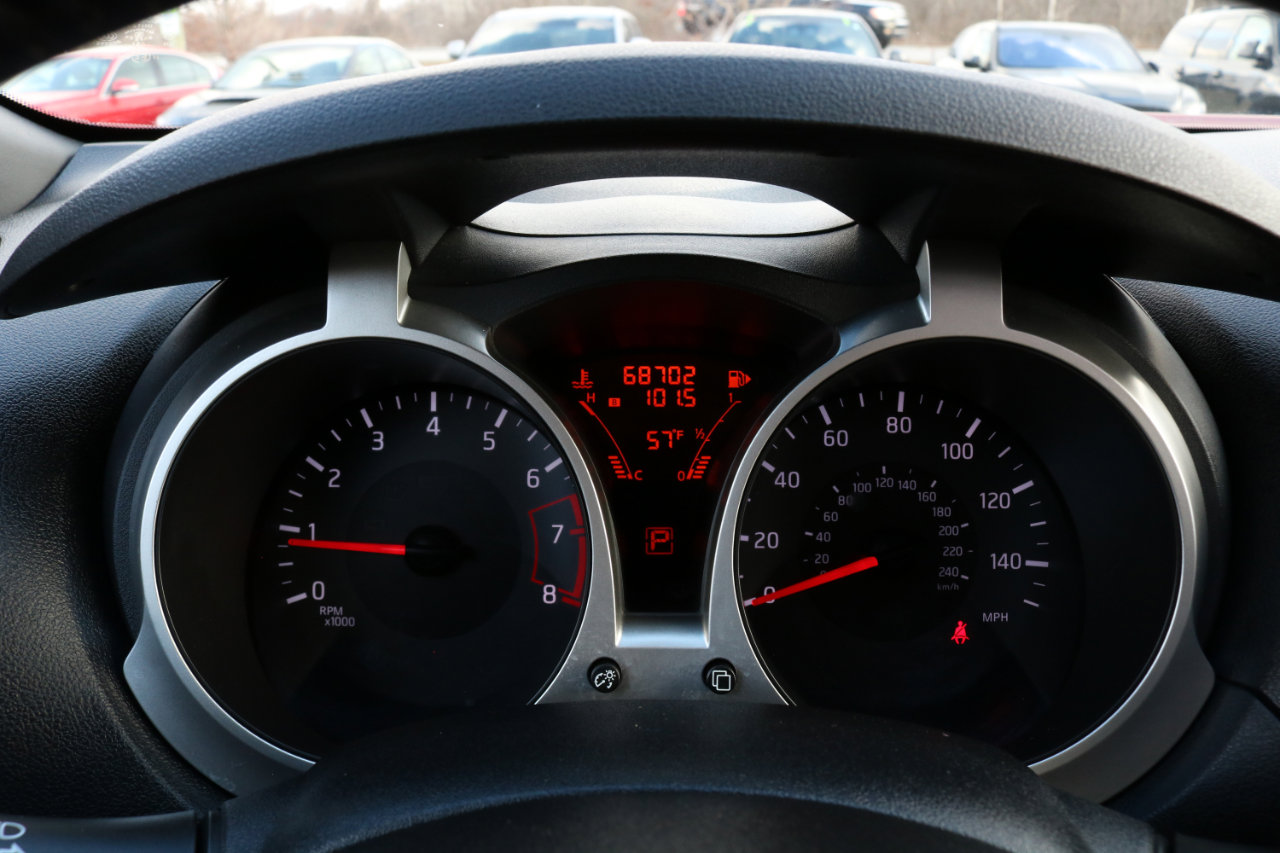 Used 2015 Nissan Juke SV w/ Cold Weather Package image 23