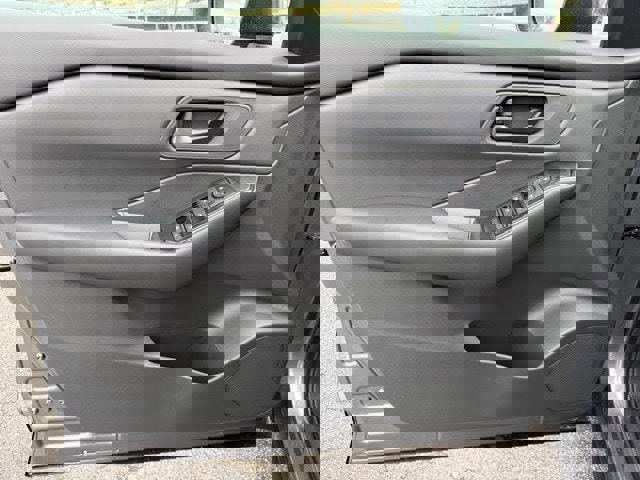 New 2026 Nissan Rogue S image 10