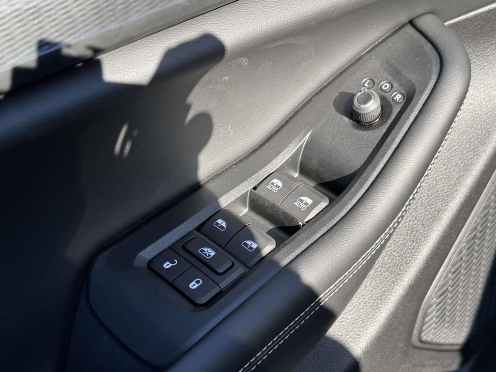 New 2025 Jeep Grand Cherokee L Altitude AWD/4WD image 27