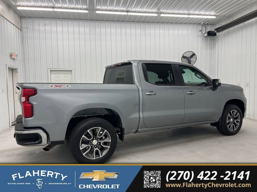 Used 2024 Chevrolet Silverado 1500 LT image 2