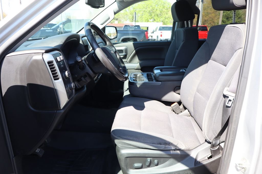 Used 2018 Chevrolet Silverado 1500 LT w/ All Star Edition AWD/4WD image 4