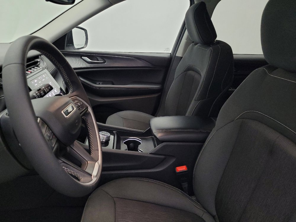 Used 2023 Jeep Grand Cherokee L Laredo RWD image 17