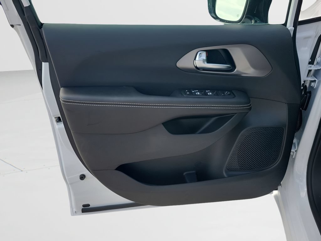 New 2026 Chrysler Voyager LX FWD image 41