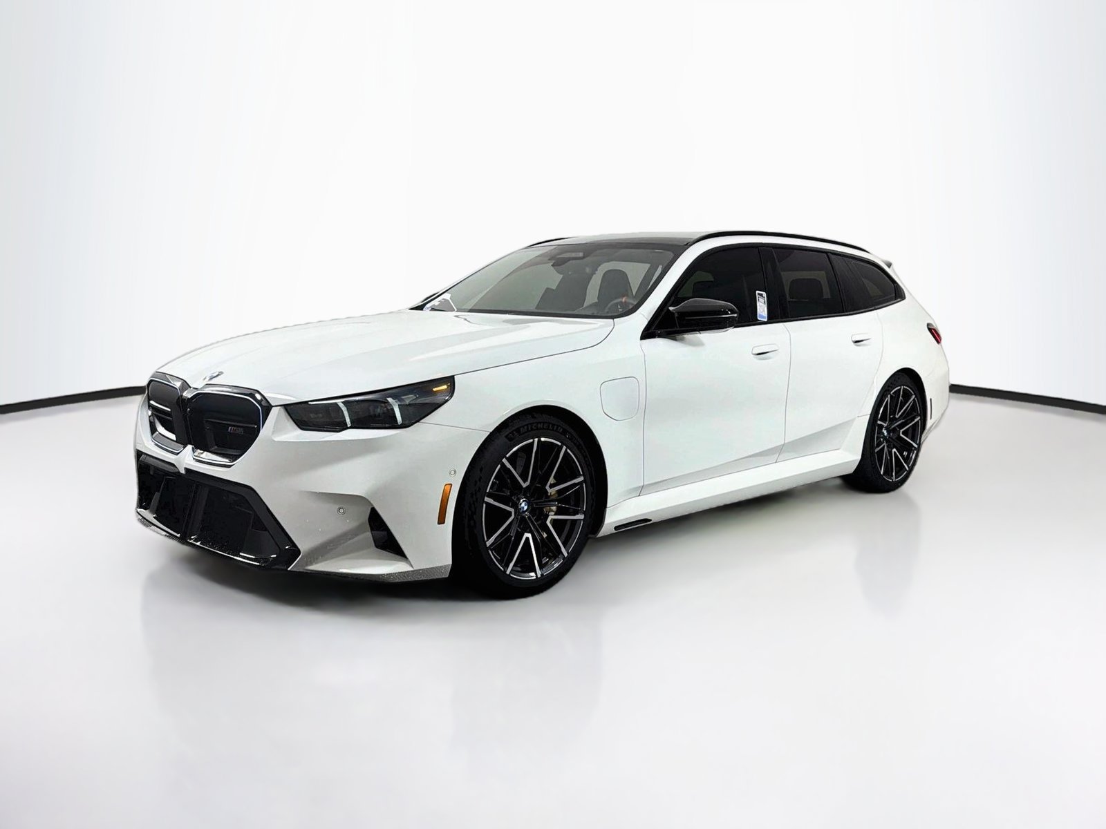Used 2027 BMW M5 Touring AWD/4WD image 3
