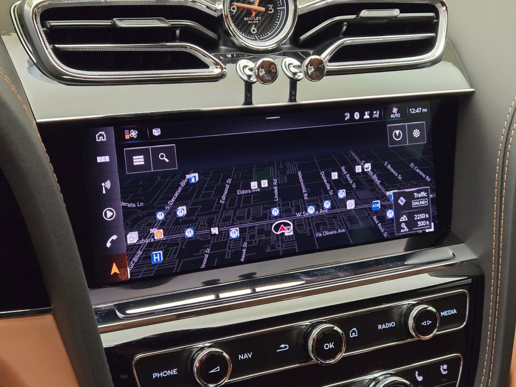 Used 2024 Bentley Bentayga image 38